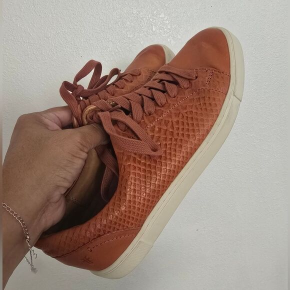 Frye Ivy Snake Embossed Leather Sneakers Size 9 - Picture 2 of 9